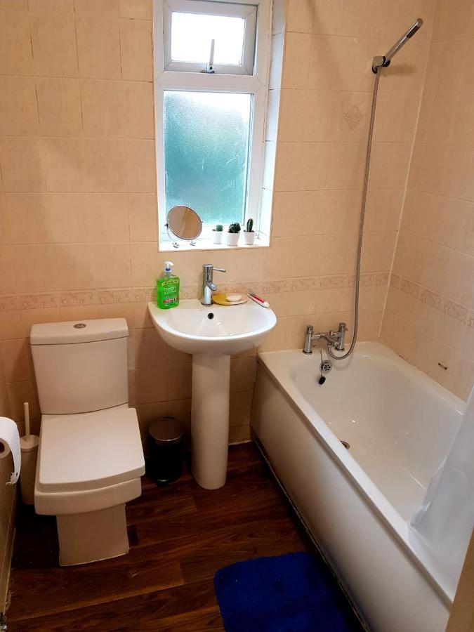 Budget House In Gants Hill Ilford Exterior foto