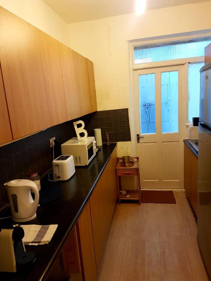 Budget House In Gants Hill Ilford Exterior foto